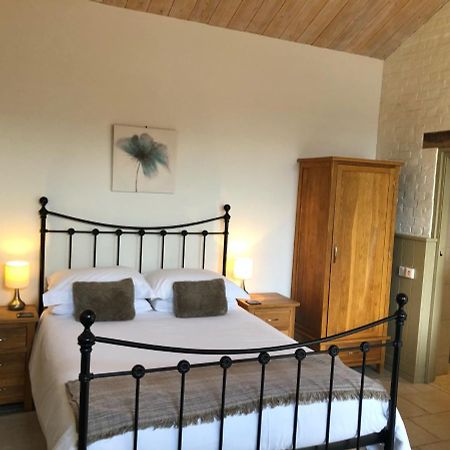 Hyde Mill Bed & Breakfast Luton  Bagian luar foto